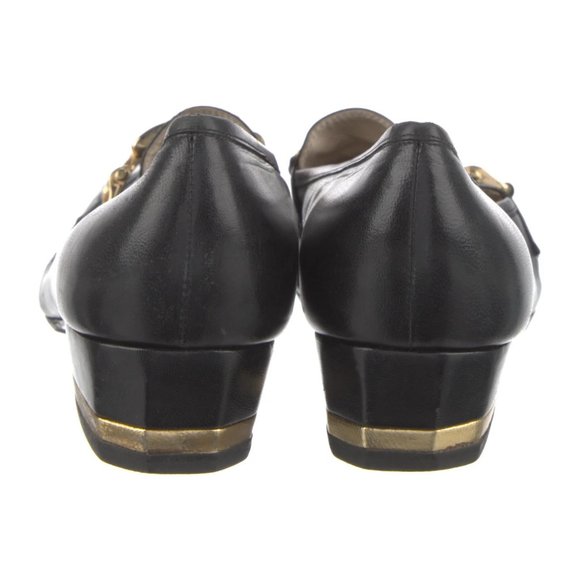 HELENE ARPELS (AS IN VAN CLEEF ARPELS) BLACK LEATHER SHOES W/GOLD CHAIN, SIZE-8 - Picture 4 of 5